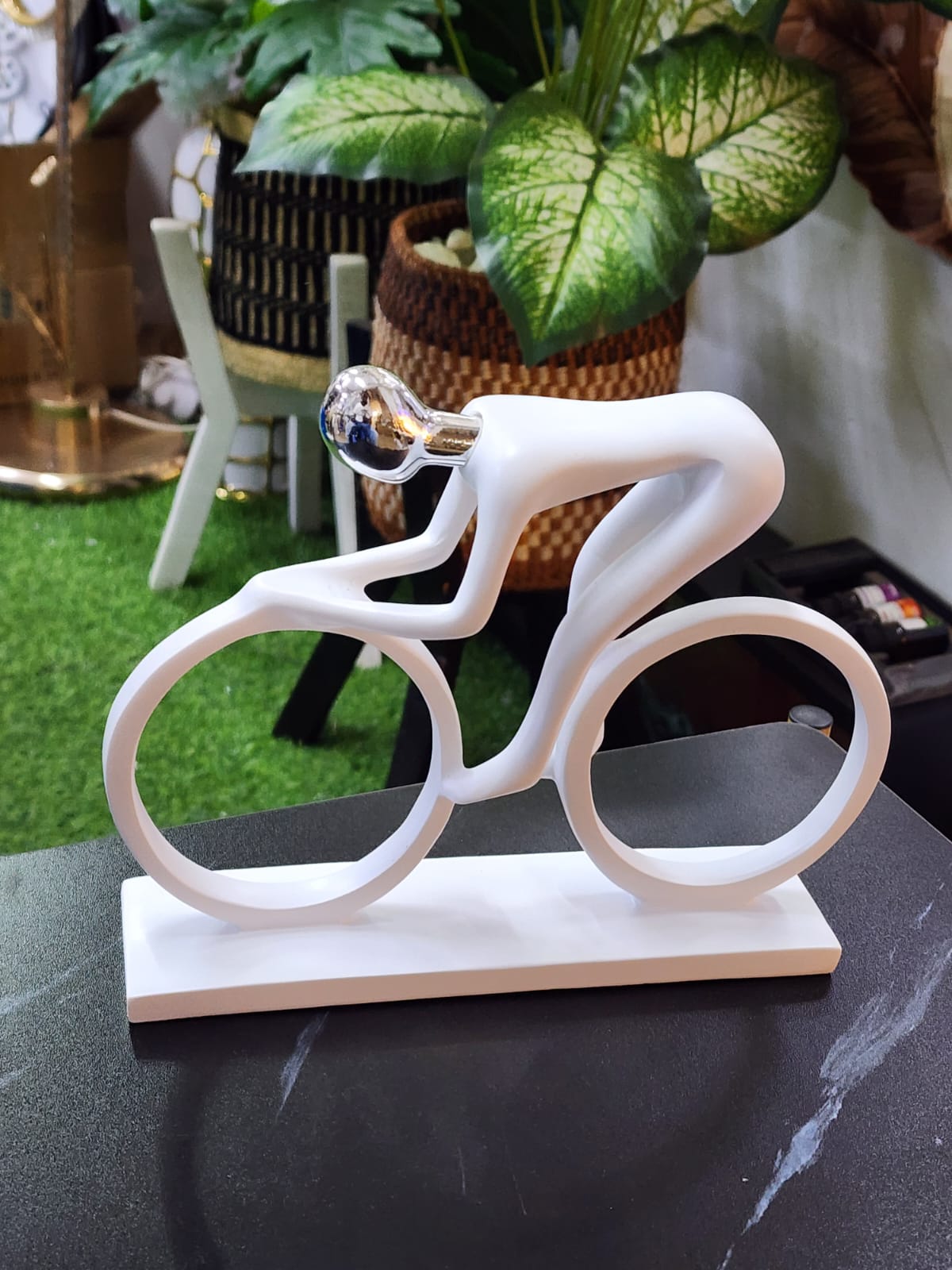 Office Table Ornaments