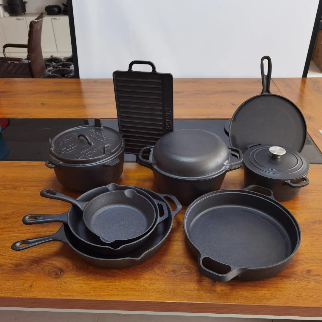 Pre-seasoned cast-iron set
