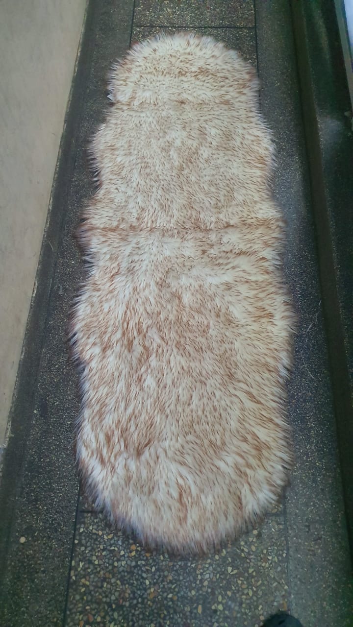 Faux fur mat