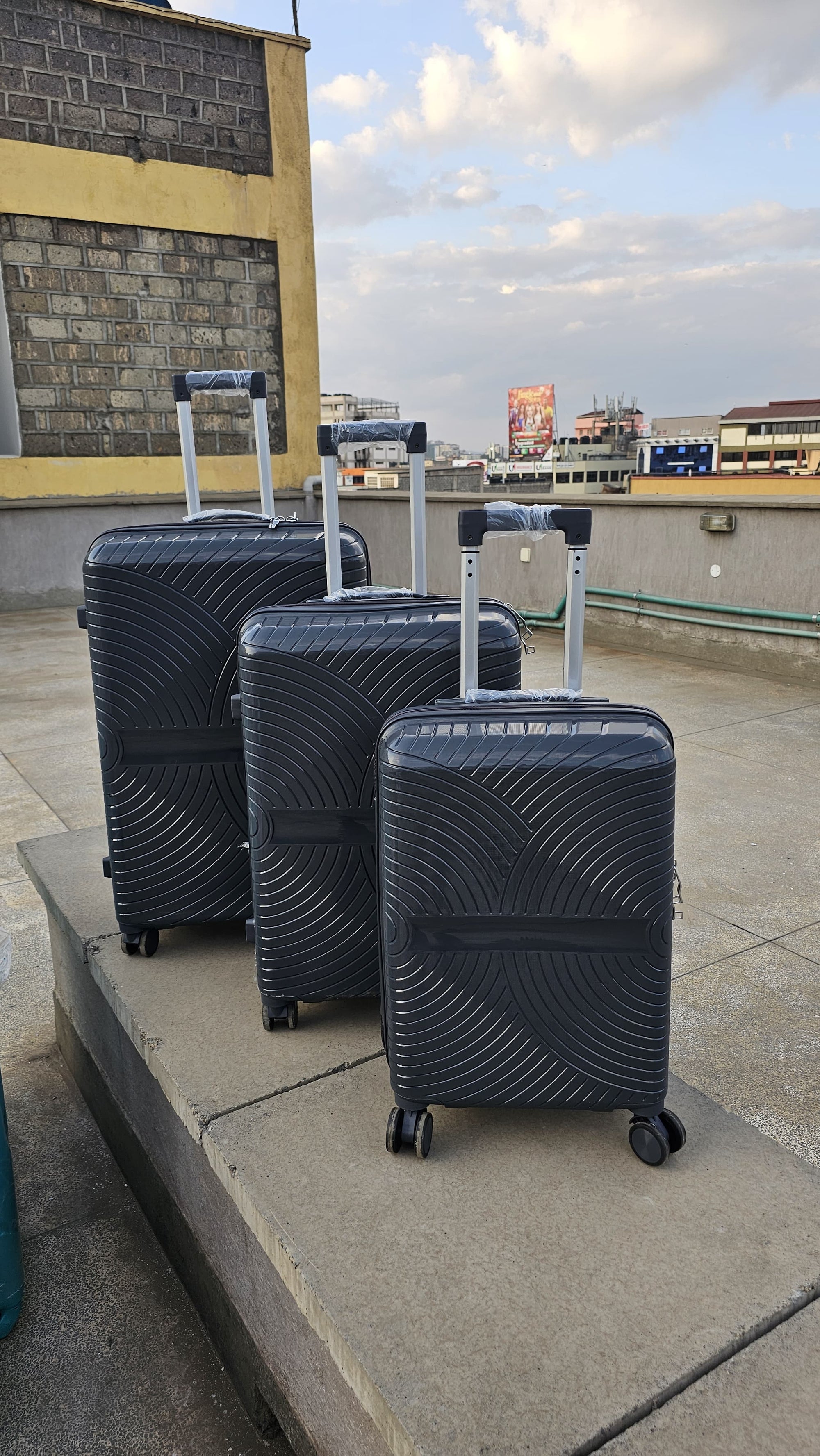 3 in 1 Luxurious Unbreakable Pp Suitcase