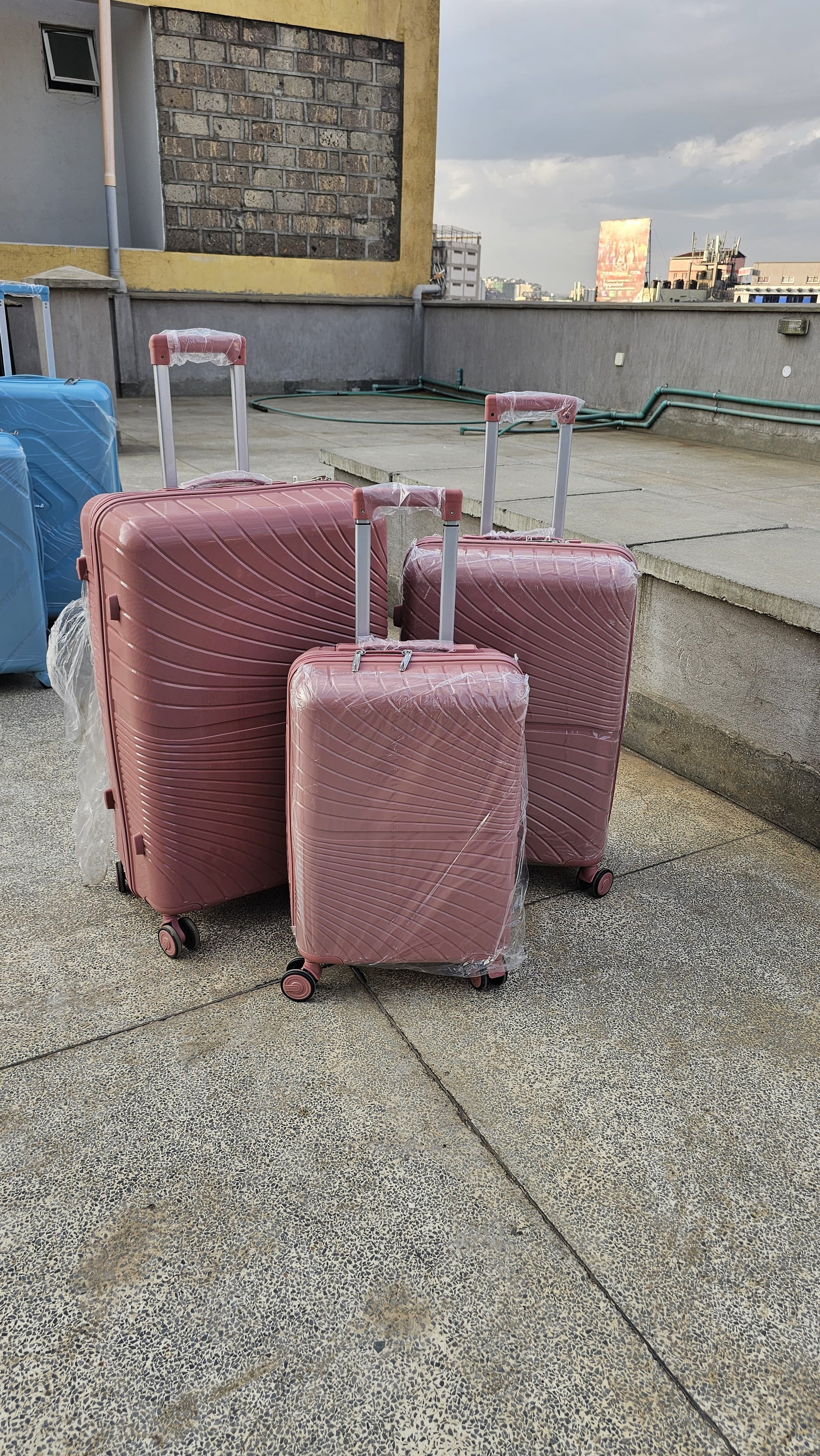 3 in 1 Luxurious Unbreakable Pp Suitcase